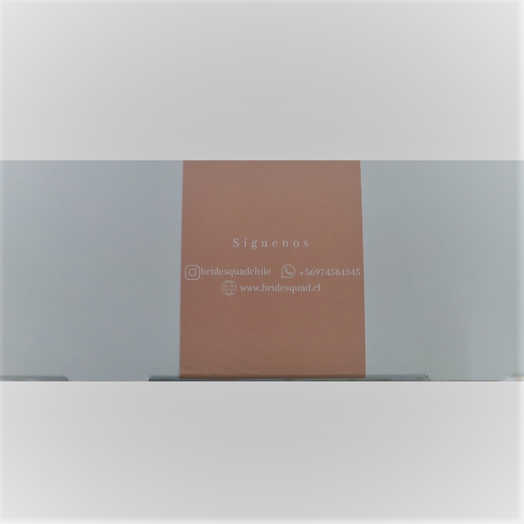 BOX - Arma tu caja! Caja Blanca con nombre estampado en la tapa en dorado